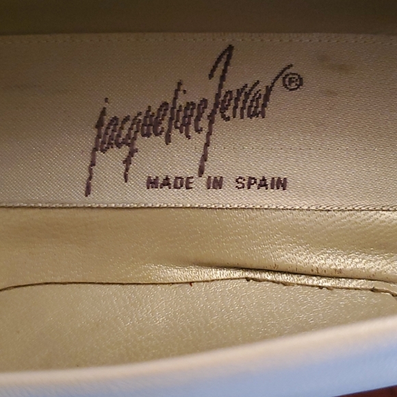 Jacqueline Ferrar Vintage White Leather Heels - Picture 7 of 10